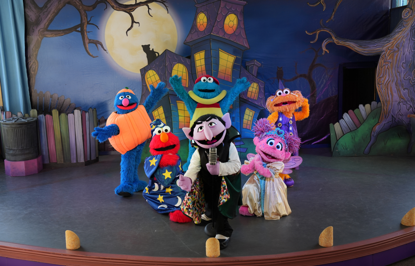 The Count’s Not-Too-Spooky Howl-O-Ween Radio Show