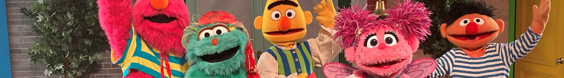 Elmo and the Bookaneers show at Sesame Kids Weekends