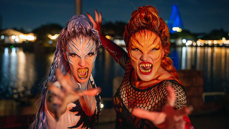 Siren scare actors during SeaWorld Howl-O-Scream