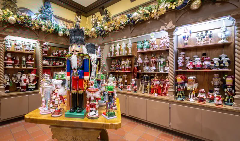 Busch Gardens Williamsburg gift shop with Christmas items