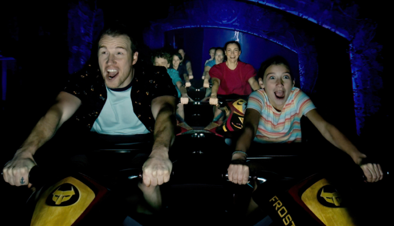 Indoor straddle coaster