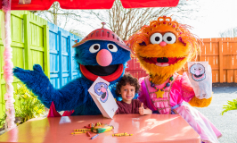 Arts & Crafts at Busch Gardens Williamsburg Sesame Street® Kids Weekends. 
