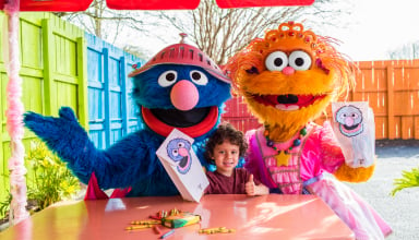 Arts & Crafts at Busch Gardens Williamsburg Sesame Street® Kids Weekends. 