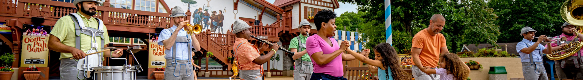 Family enjoying Busch Gardens Williamsburg thanks to Weather-or-Not Assurance.