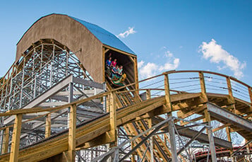 InvadR wooden coaster at Busch Gardens Williamsburg